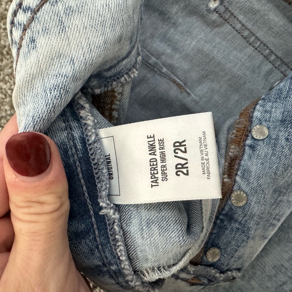 Light Wash Women's Jeans - Picture 4 of 5